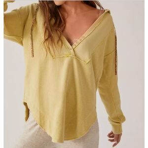 PILCRO Anthropologie Mustard Yellow Hooded Sweater Tunic Top Boho Cabin Women XS